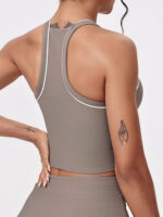 Robe Performance Sans Manches – Image 3